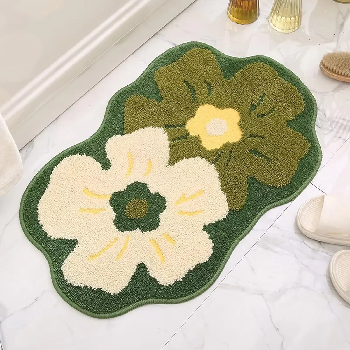 Floral Faux Fur Bath Mat - Plush, Absorbent & Non-Slip Rug for Cute Home Decor